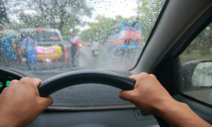 10 consejos para conducir con lluvia y evitar accidentes